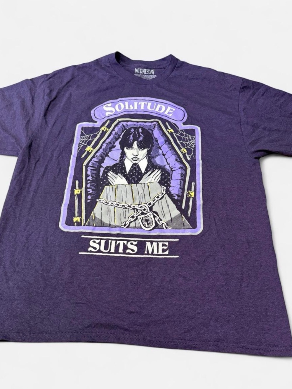 Original Merch Wednesday Addams Solitude Suits Me Purple Graphic Tee XL Netflix